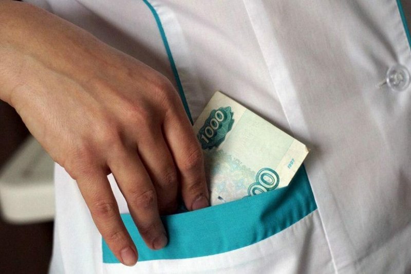 Врач частной клиники в Сарапульском районе подозревается в краже денежных средств